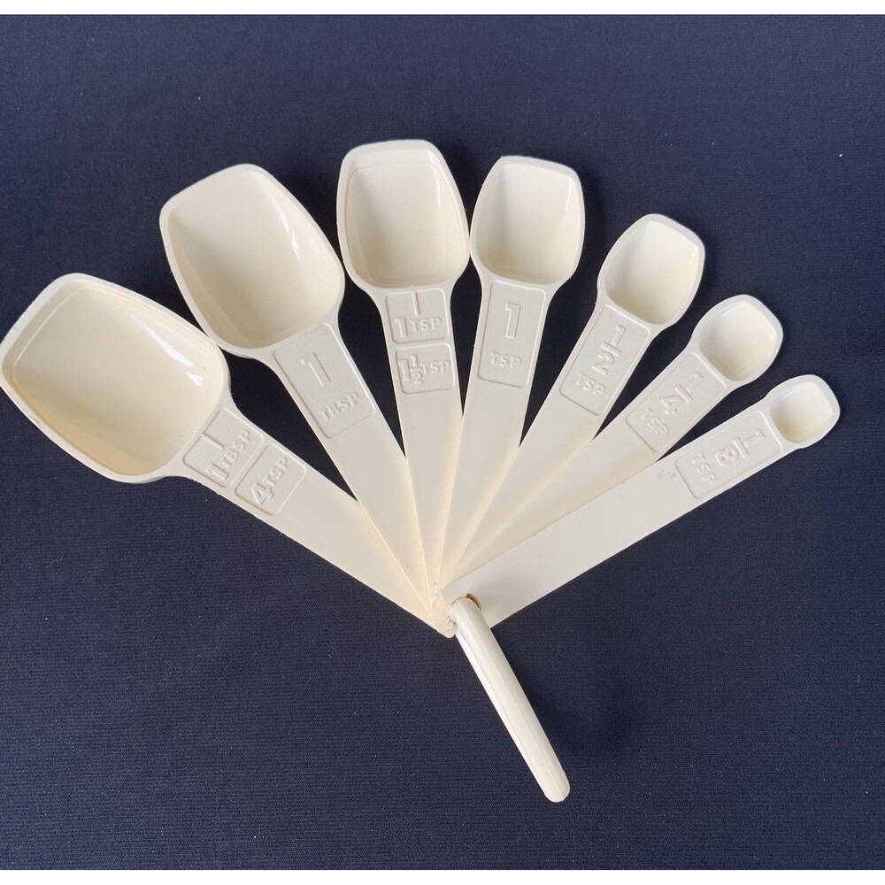 Vintage Tupperware Measuring Spoons  Set of 7 Beige Almond Cream With D Ring